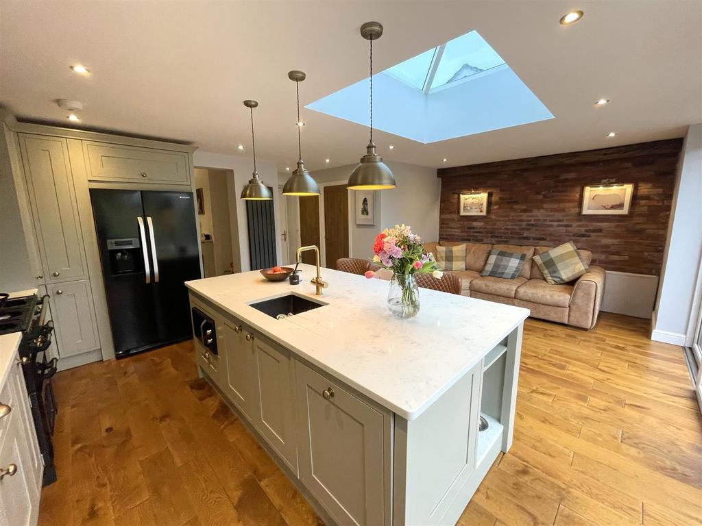 KITCHEN 3.jpg