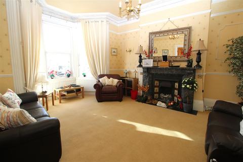 54 Beverley Terrace, Cullercoats, North Shields, NE30 4NX