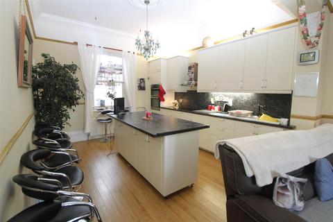 54 Beverley Terrace, Cullercoats, North Shields, NE30 4NX