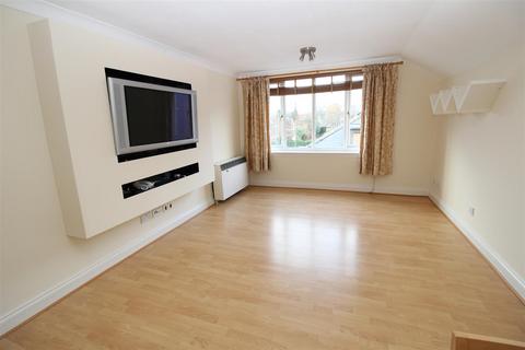 2 bedroom flat for sale, Cecil Court, Ponteland, Newcastle Upon Tyne