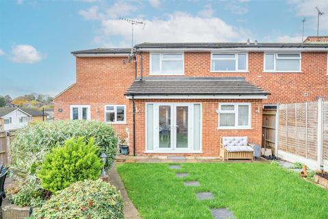 4 bedroom semi-detached house for sale - Columbine Road, Widmer End HP15