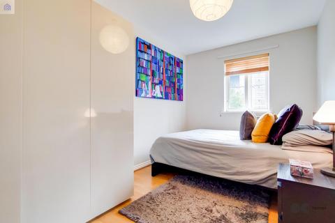 2 bedroom flat for sale, Kidman Close, Gidea Park RM2
