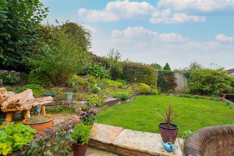 32 Eastern Dene, Hazlemere, High Wycombe, HP15 7BS