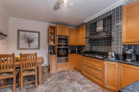 32 Eastern Dene, Hazlemere, High Wycombe, HP15 7BS