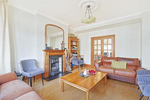 4 bedroom semi-detached house for sale, Upsdell Avenue, London N13