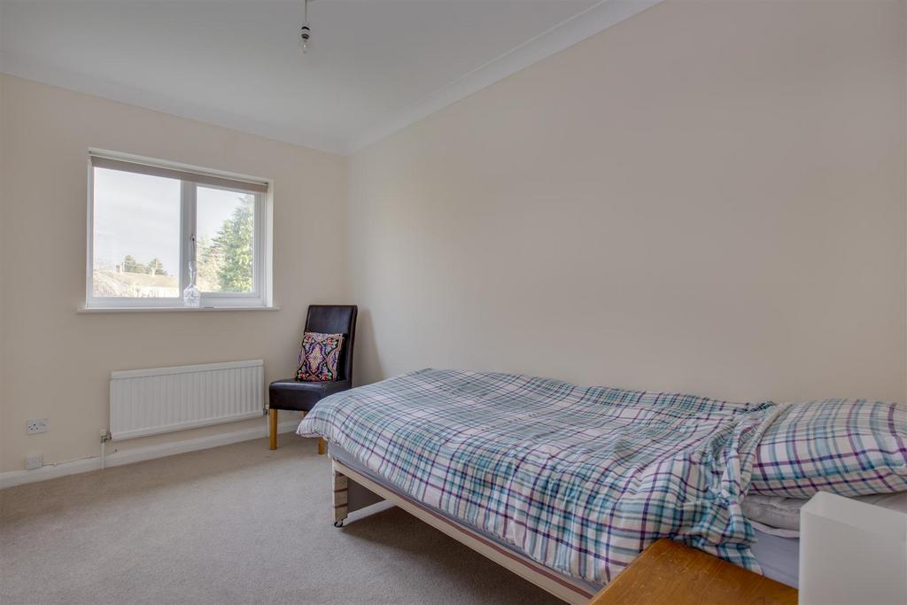 10 Denewood, Totteridge Road, HP13 7 LH 2.jpg