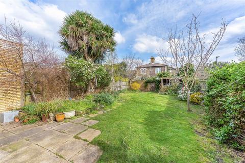 23 Alder Road, London, SW14 8ER