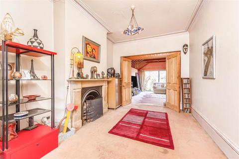 23 Alder Road, London, SW14 8ER