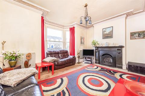23 Alder Road, London, SW14 8ER