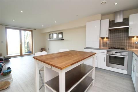 323 Dalgin Place, Campbell Park, Milton Keynes, MK9 4AS