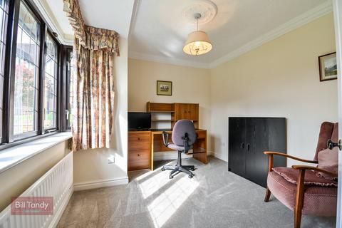 6 Vale Close, Lichfield, WS13 7LJ
