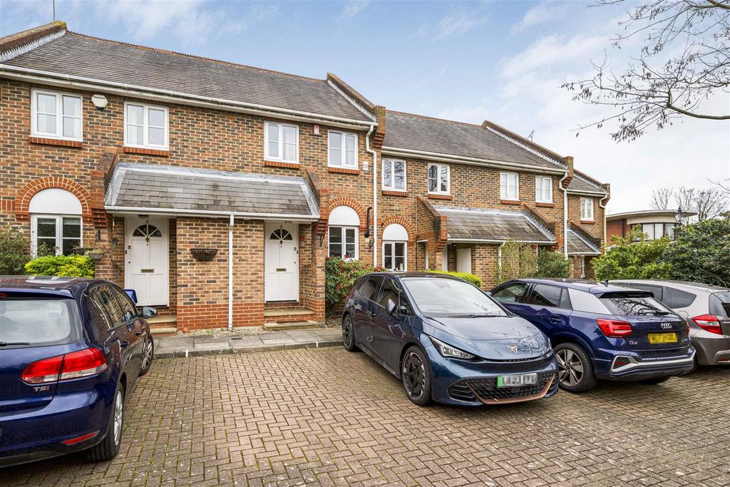 Catherine Drive, Richmond 2 bed house for sale £850,000