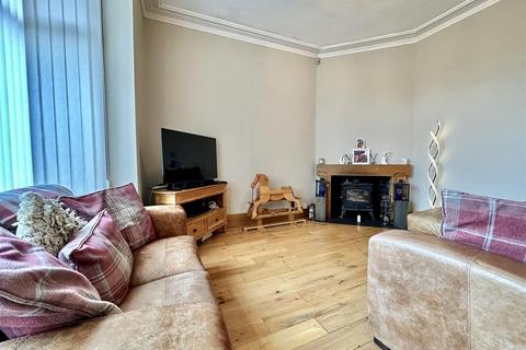 16 Station Road, Kippax, Leeds, LS25 7LB