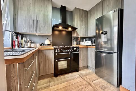 16 Station Road, Kippax, Leeds, LS25 7LB