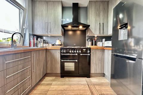 16 Station Road, Kippax, Leeds, LS25 7LB