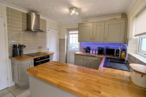 3 bedroom semi-detached house for sale, Rainsthorpe, South Wootton