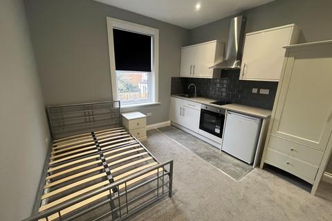 Property to rent, 7 Borthwick Road, Bournemouth, BH1