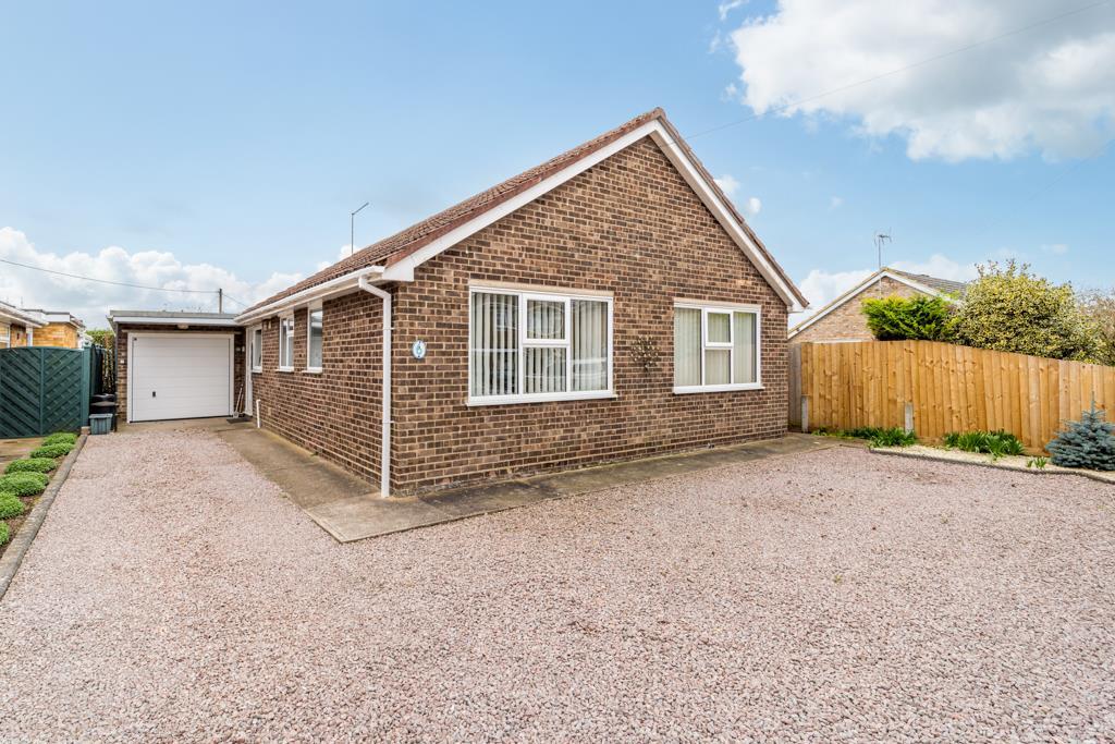 Laxton Gardens, Pinchbeck 3 bed detached bungalow for sale £320,000