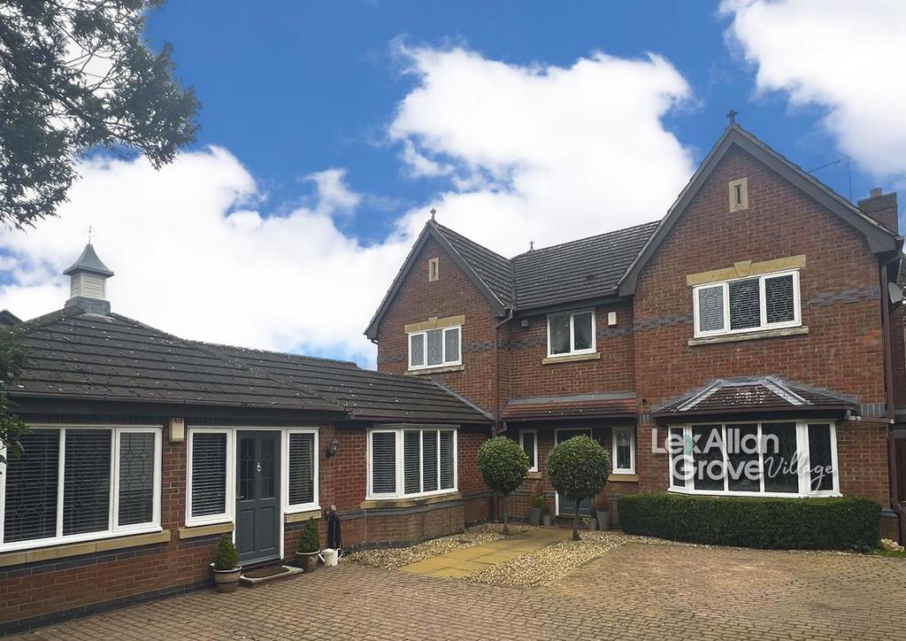 Newfield Road, Hagley 5 bed detached house for sale £999,500