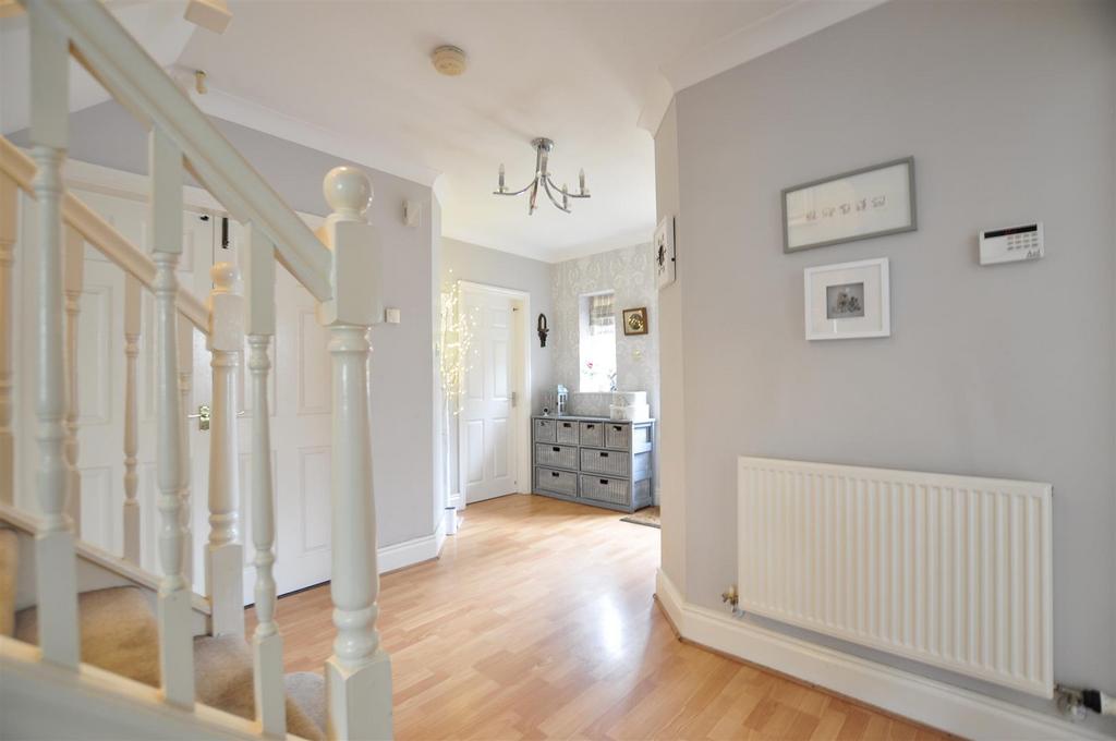 Newfield Road, Hagley 5 bed detached house for sale £999,500