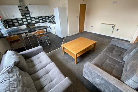 3 bedroom apartment to rent, Edric House, The Rushes, Loughborough