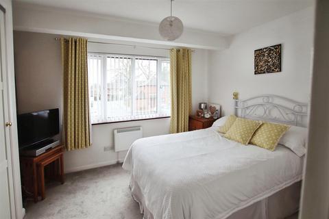2 bedroom house for sale, Locks Road, Locks Heath