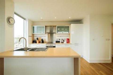 1 bedroom apartment to rent - Kingfisher Way, Cambridge CB2
