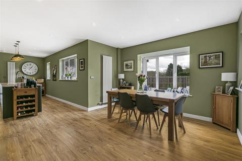 46 The Grip, Linton, Cambridge, CB21 4NR