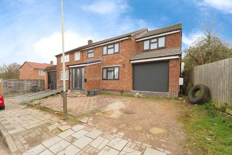 4 bedroom semi-detached house for sale, Blakenhall Road, Leicester LE5