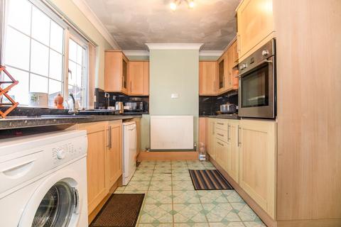 3 bedroom semi-detached house for sale - Scarth Terrace, Wakefield WF3