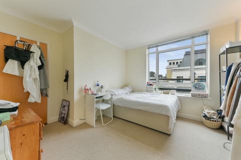 3 bedroom flat to rent - North Block, SE1