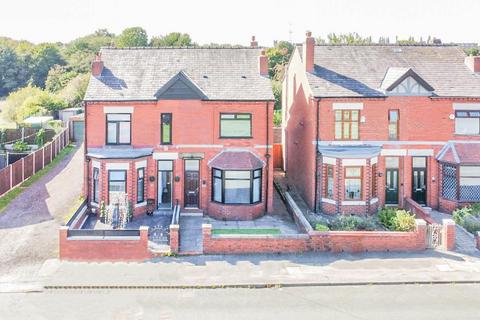 2 bedroom semi-detached house to rent - Crawford Avenue, Manchester M29
