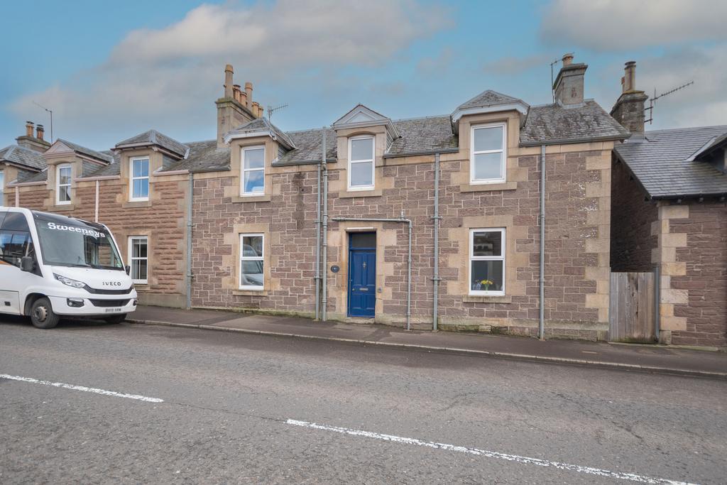 Burrell Street, Crieff PH7 3 bed semidetached house for sale £240,000