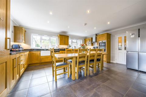 3, Gravetts Cottages Tangley Lane, Guildford, GU3 3JX