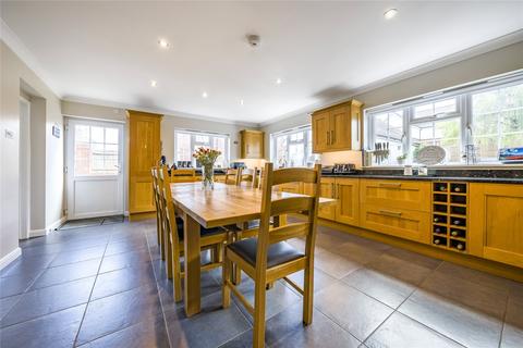3, Gravetts Cottages Tangley Lane, Guildford, GU3 3JX