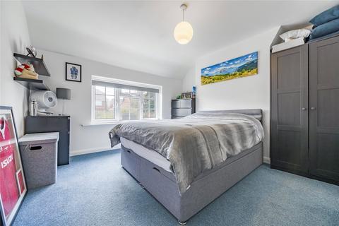 3, Gravetts Cottages Tangley Lane, Guildford, GU3 3JX