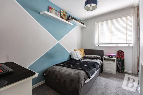 28 Bardfield, Basildon, SS16 4JN