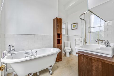 66 Wimbledon Park Road, London, SW18 5SH