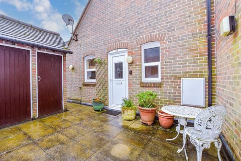 1 bedroom flat for sale, Queen Street, Arundel, West Sussex