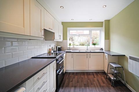 25 Cheswick Way, Shirley, Solihull, B90 4EZ
