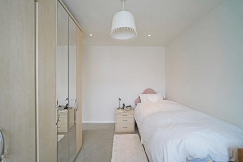 25 Cheswick Way, Shirley, Solihull, B90 4EZ