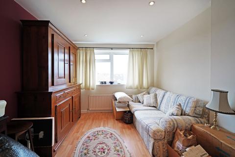 25 Cheswick Way, Shirley, Solihull, B90 4EZ