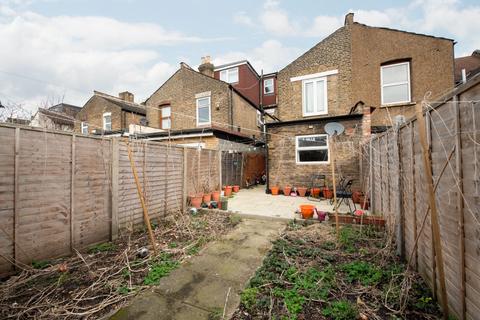 40 Calderon Road, London, E11 4EU