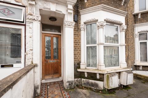 40 Calderon Road, London, E11 4EU