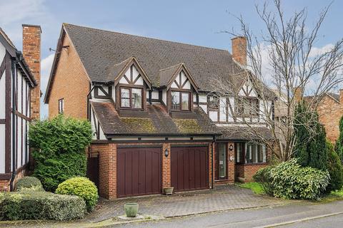 5 bedroom detached house for sale, Priory Field Drive, Edgware, Greater London. HA8 9PT