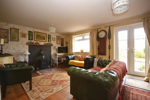 7 Heol Rowen, Fairbourne, LL38 2UQ