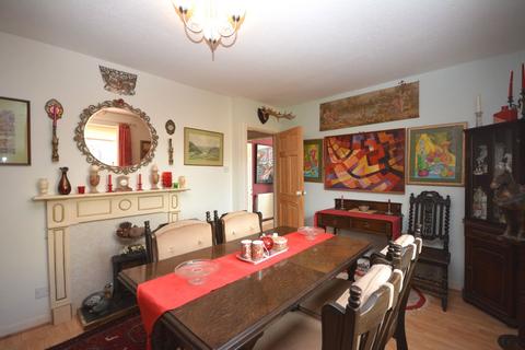 7 Heol Rowen, Fairbourne, LL38 2UQ