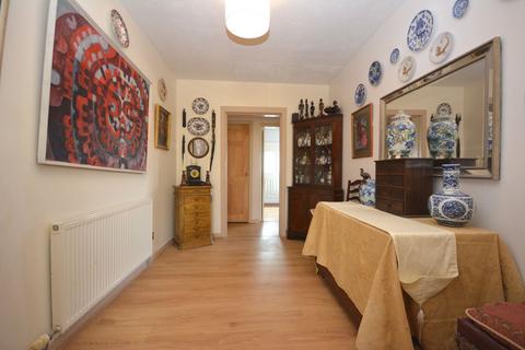 7 Heol Rowen, Fairbourne, LL38 2UQ