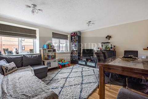 46 Ravenscroft Crescent, London, SE9 4LL