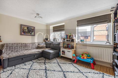 46 Ravenscroft Crescent, London, SE9 4LL
